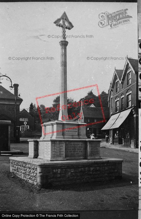 Photo of Haslemere, High Street, War Memorial 1921