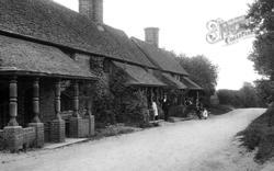 People At The Almshouses 1901, Haslemere
