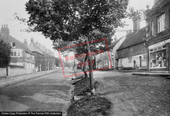 Photo of Haslemere, Upper High Street 1923