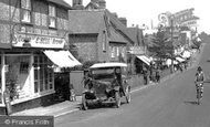 Haslemere, Van 1925