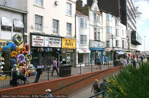 Photo of Hastings, Castle Street 2004