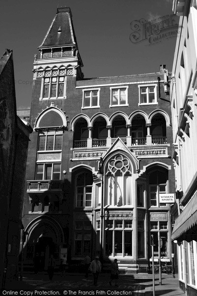 Photo of Hastings, Claremont Road, Public Library 2004