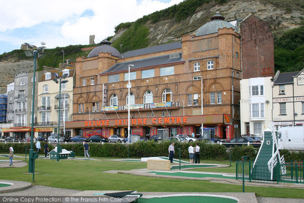 Photo of Hastings, Deluxe Leisure Centre And Crazy Golf, Marine Parade 2004