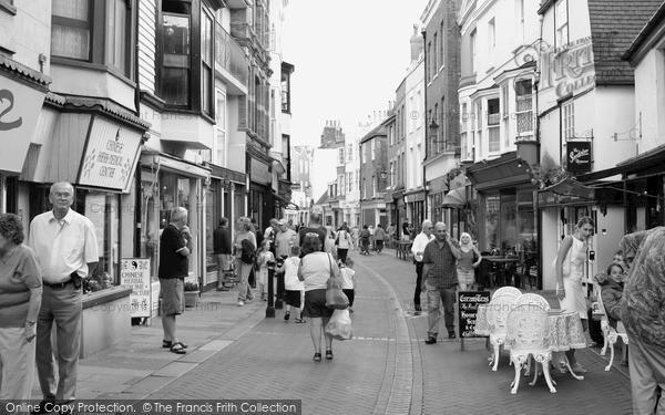 Photo of Hastings, George Street 2004