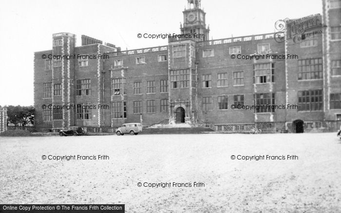 Photo of Hatfield, Hatfield House c.1950