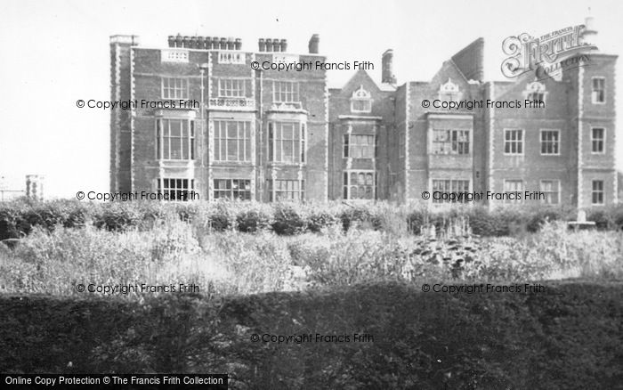 Photo of Hatfield, Hatfield House c.1950