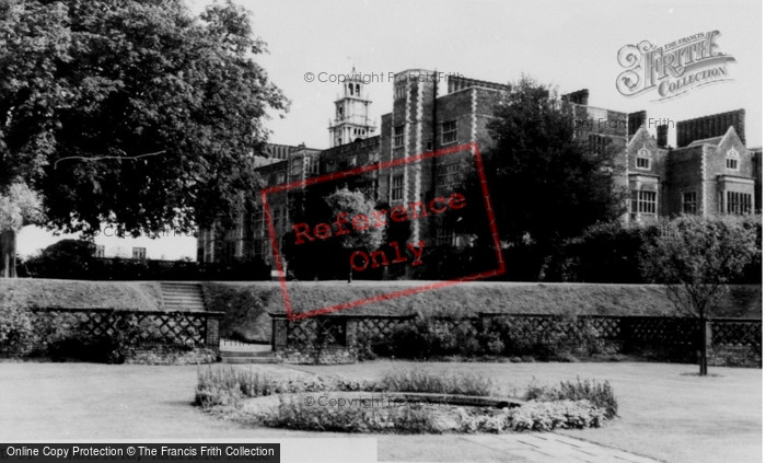 Photo of Hatfield, Hatfield House c.1960