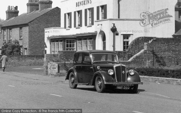 Photo of Hatfield, Morris Car c.1950