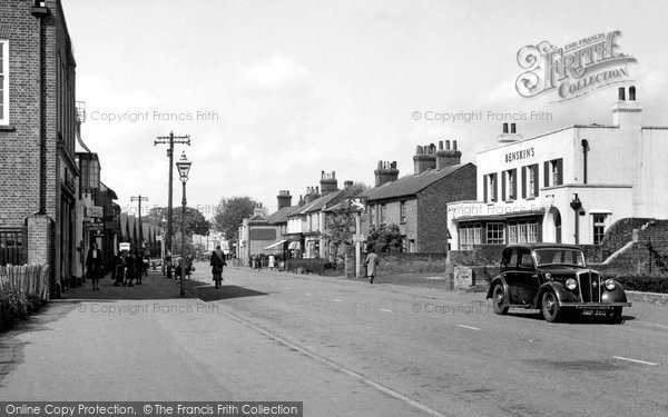 Photo of Hatfield, St Albans Road c.1950