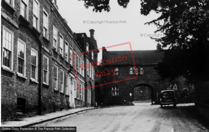 Photo of Hatfield, The Gate c.1950