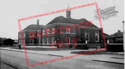 The Town Hall c.1955, Hatfield