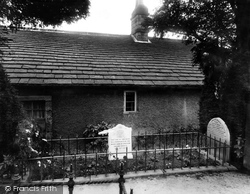 Little John's Grave 1932, Hathersage