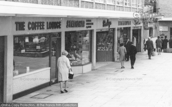 Photo of Havant, The Precinct, Shoppers c.1960