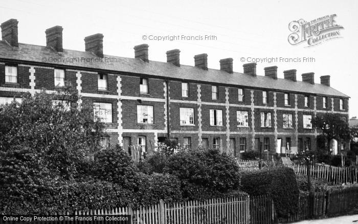 Photo of Haverhill, Weavers Row c.1955
