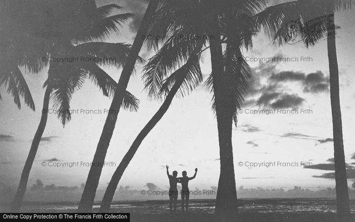 Photo of Hawaii, Honolulu, Evening At Waikiki c.1935