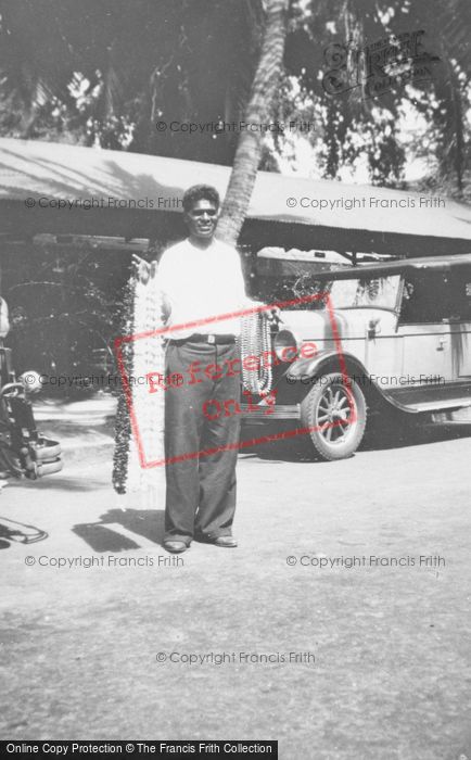 Photo of Hawaii, Honolulu, Lei Seller c.1935