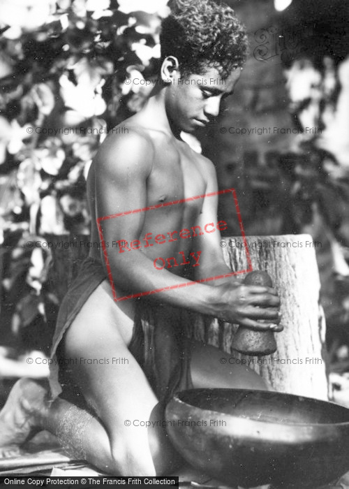Photo of Hawaii, Honolulu, Pounding Taro For Poi c.1935