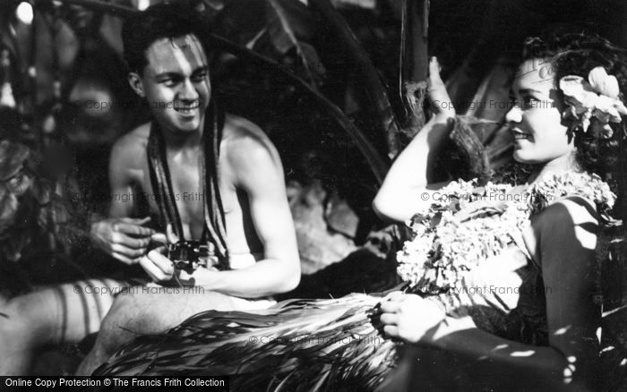 Photo of Hawaii, Lalani Hawaiian Village, Moikeha And Pualani c.1935