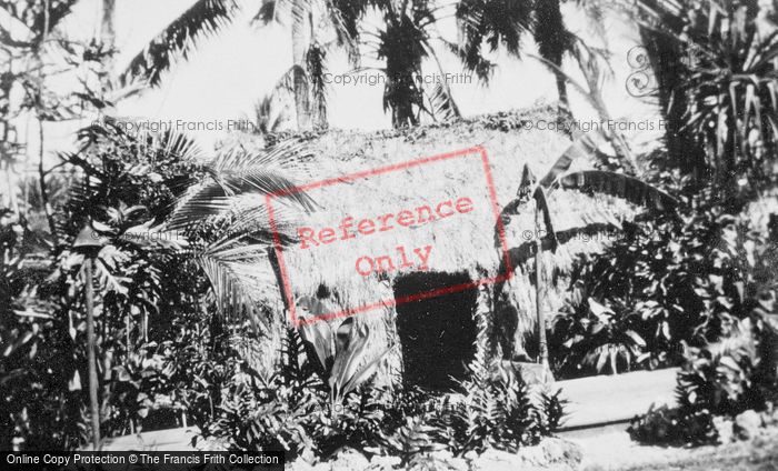 Photo of Hawaii, Lalani Hawaiian Village, Traditional Hale c.1935