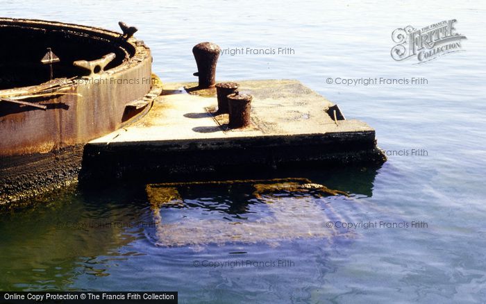 Photo of Hawaii, Pearl Harbour, Part Of The Arizona 1982