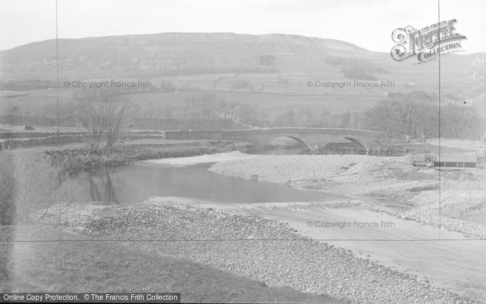 Photo of Hawes, The River And Bridge c.1931