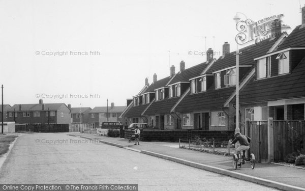 Photo of Hawley, Children In Cheyne Way c.1960