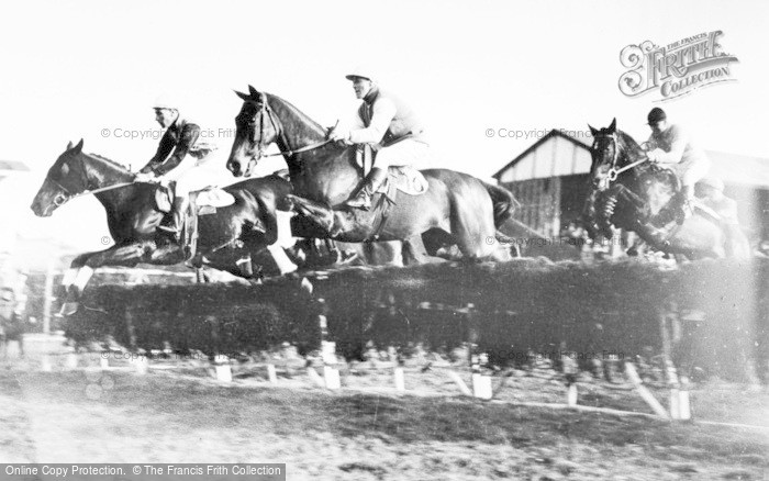 Photo of Hawthorn Hill, c.1888