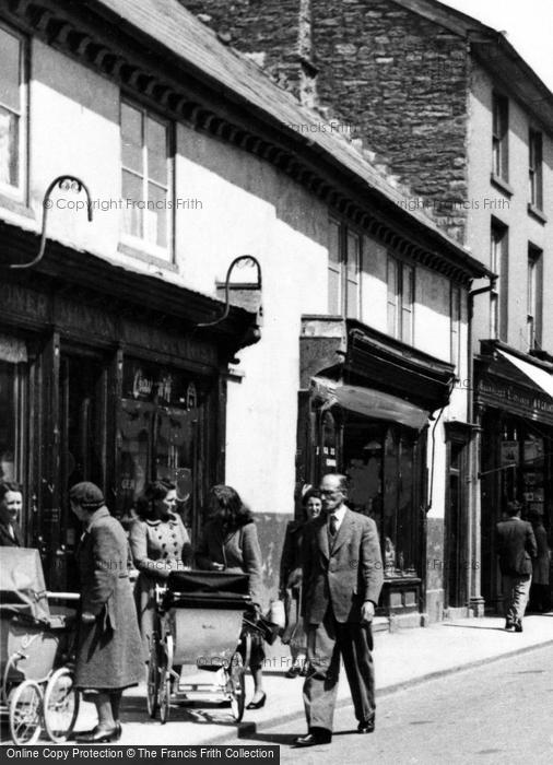 Photo of Hay On Wye, Pedestrians In Castle Street c.1955