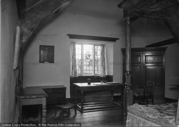 Photo of Hayes Barton, Sir Walter Raleigh's Birthroom 1933