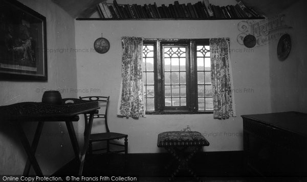 Photo of Hayes Barton, Sir Walter Raleigh's Room 1933