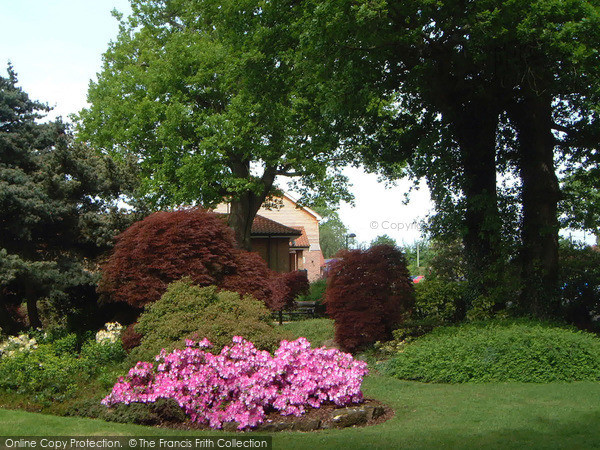 Photo of Haywards Heath, Beech Hurst Gardens 2005