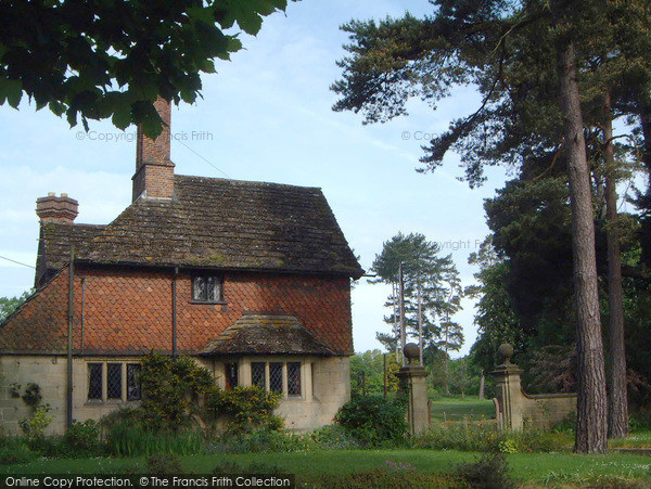 Photo of Haywards Heath, Borde Hill Lodge 2005
