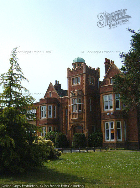 Photo of Haywards Heath, Oaklands 2005