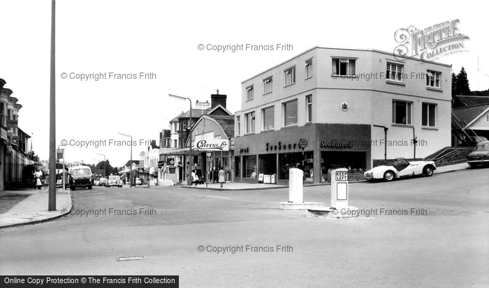 Photo of Haywards Heath, The Broadway c.1960