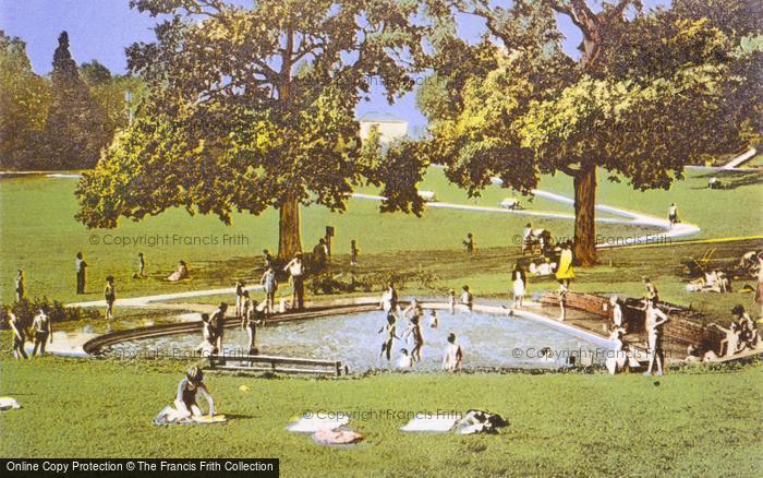 Photo of Haywards Heath, Victoria Park Paddling Pool c.1960