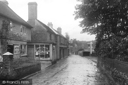 Village 1931, Headley