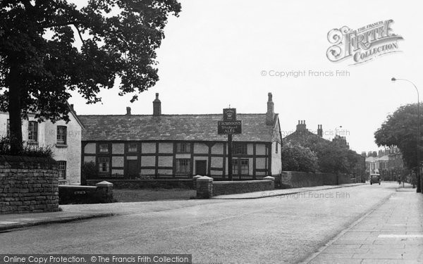 Photo of Heaton Mersey, The Crown Inn And Old Cottages c.1955