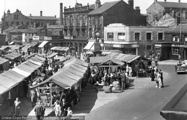 Photo of Heckmondwike, The Market Square c.1955