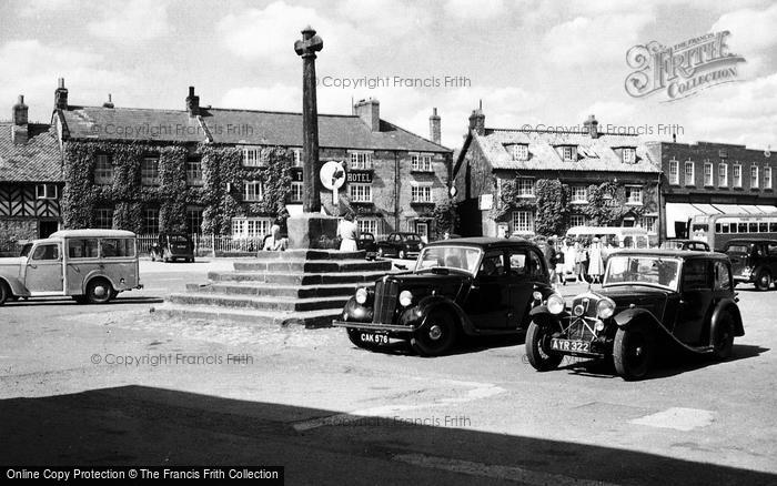 Photo of Helmsley, Market Place 1952