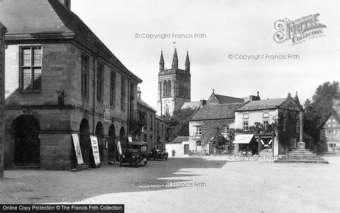 Photo of Helmsley, Market Place c.1930