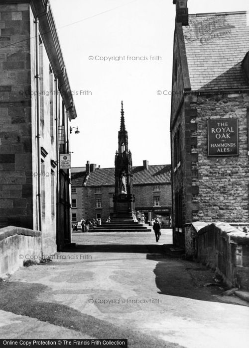 Photo of Helmsley, Monument From Castlegate c.1955