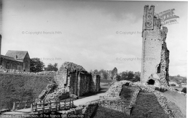 Photo of Helmsley, The Castle c.1960
