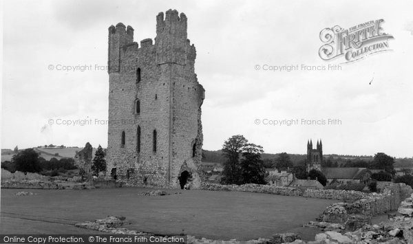 Photo of Helmsley, The Castle c.1965