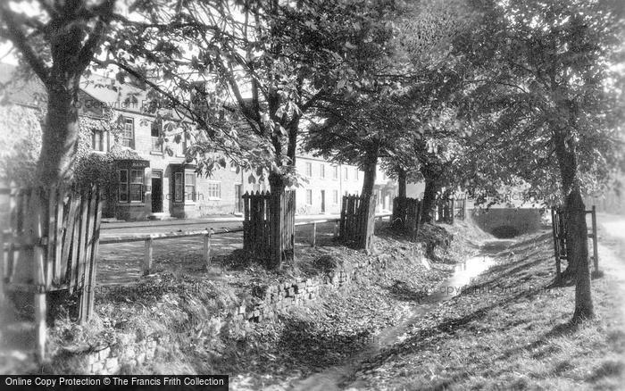 Photo of Helmsley, The Village c.1930