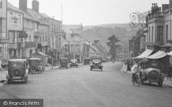 Coinage Hall Street And Grylls Monument 1931, Helston