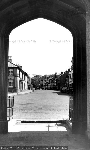 Photo of Helston, Coinagehall Street c.1955