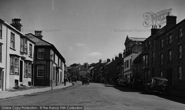 Photo of Helston, Coinagehall Street c.1955