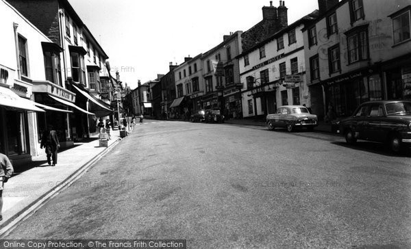 Photo of Helston, Coinagehall Street c.1955