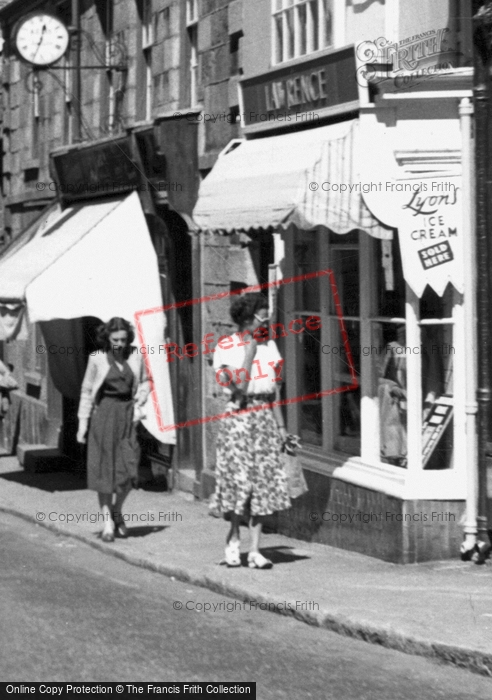 Photo of Helston, Fashion On Meneage Street c.1955