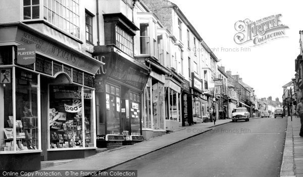 Photo of Helston, Meneage Street c.1960